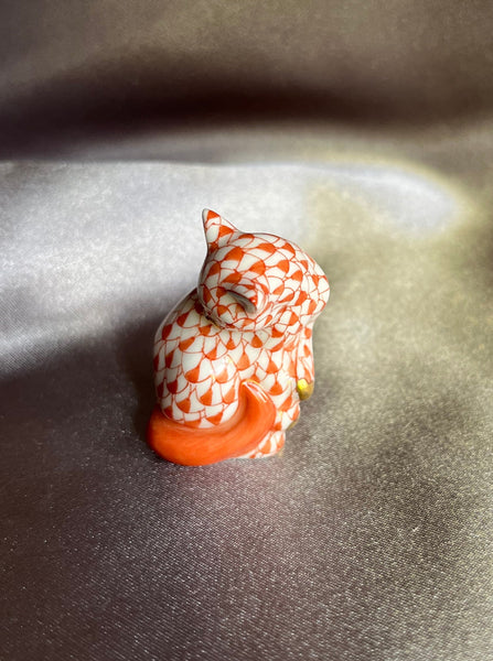 Herend Fishnet Miniature Grooming Cat Orange/Rust